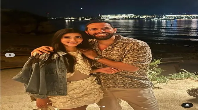 “بملابس مكشوفة”.. ظهور مفاجئ لـ ريم سامي من شهر