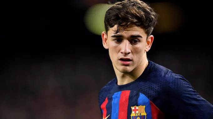 برشلونة وصيف الانتقالات: جافي في مهب الريح