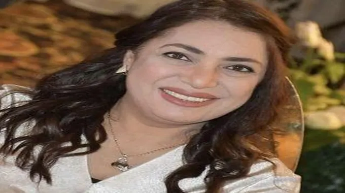 فنانة شهيرة.. لن تصدق مني هي زوجة الفنان محمود