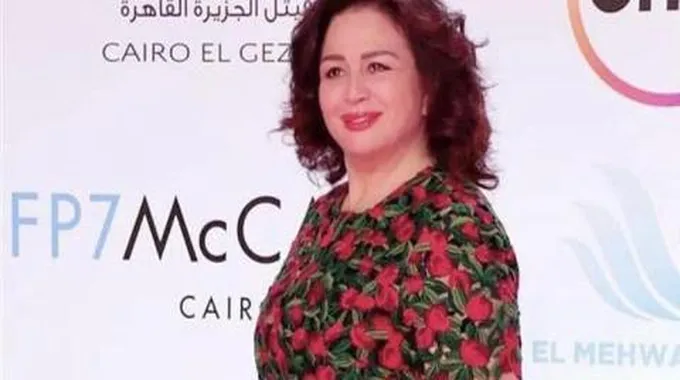 هذه الطفلة في أحضان شادية أصبحت أشهر فنانة