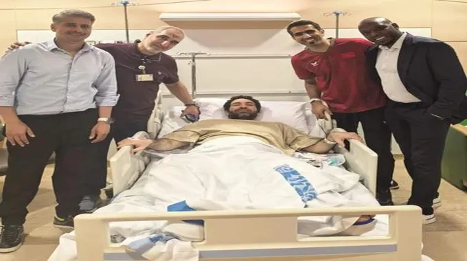 تفاصيل صادمة وراء صورة محمد أبو تريكة التي هزت