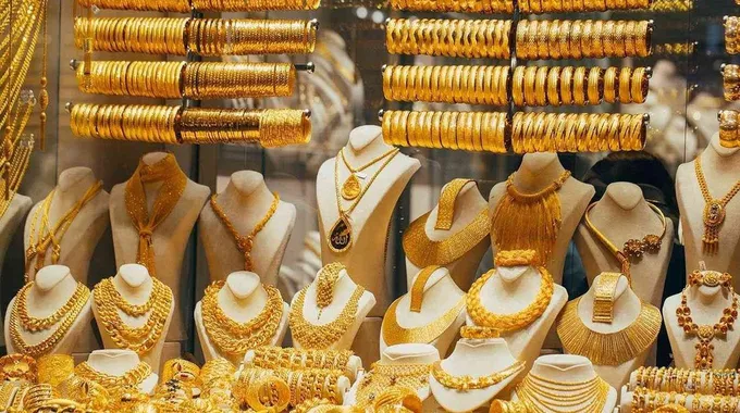 تراجع مفاجئ في أسعار الذهب اليوم